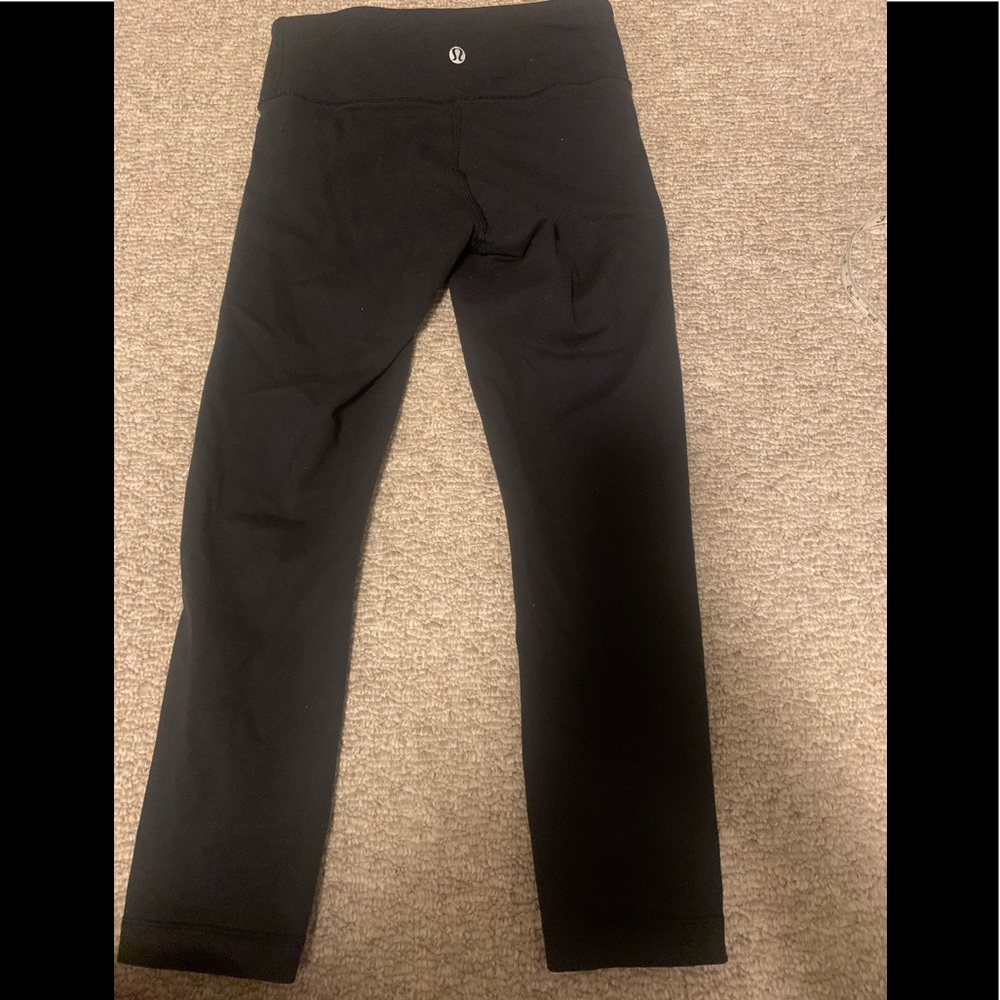 Lululemon Black Cropped Leggings Size 2 - Picture 2 of 8